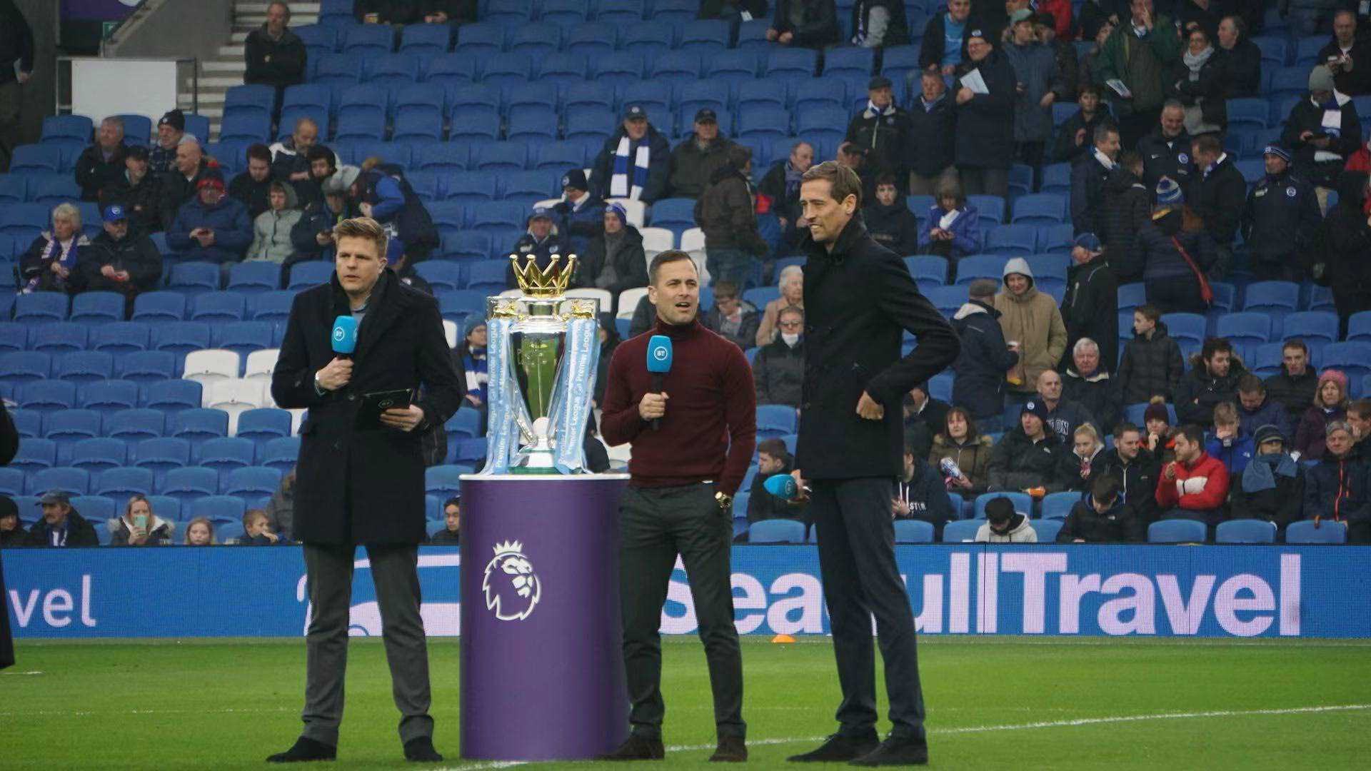 呼吁球迷在 呼吁球迷在